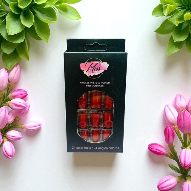 ONGLES PRÊTS-À-PORTER #17