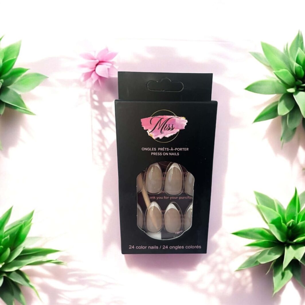 ONGLES PRÊTS-À-PORTER #28